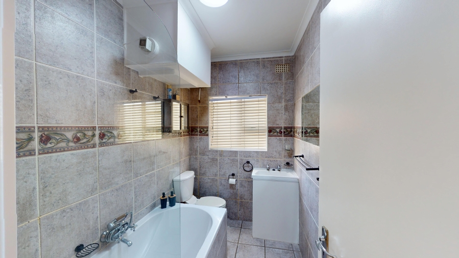 2 Bedroom Property for Sale in Strand North Western Cape
